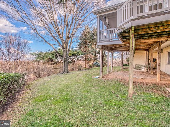4th image of 9814 Hickoryhurst Dr