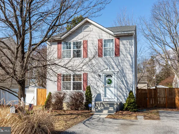 908 Longview Ave, Pasadena, MD 21122