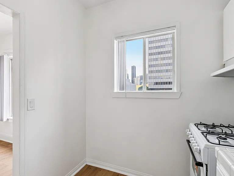 1220 S. Olive St. — Photo 7