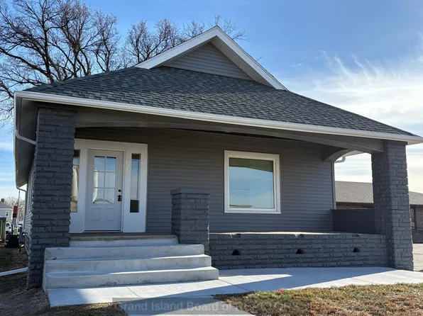 715 W 3rd St, Grand Island, NE 68801