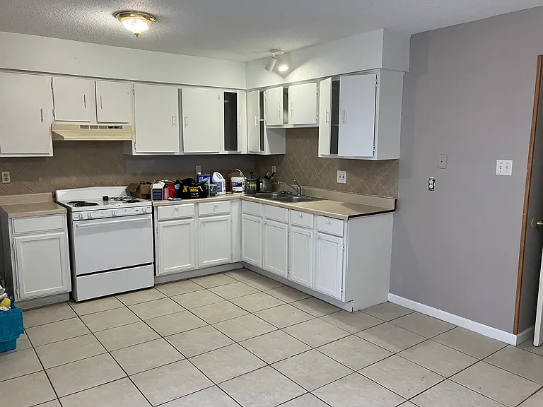 1748 Newport Pl #B — Photo 11