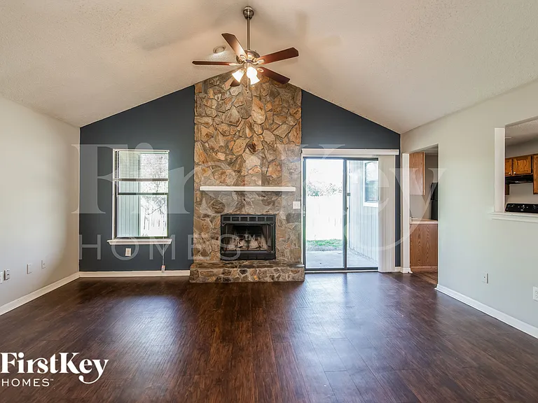 7734 Pikes Peak Dr — Photo 3