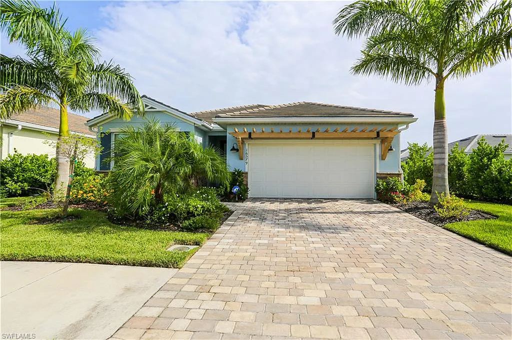 4 bed, 2.0 bath, 2032 sqft, $3,030 — Photo 1