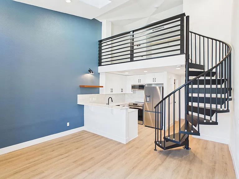 Girard Lofts — Photo 44