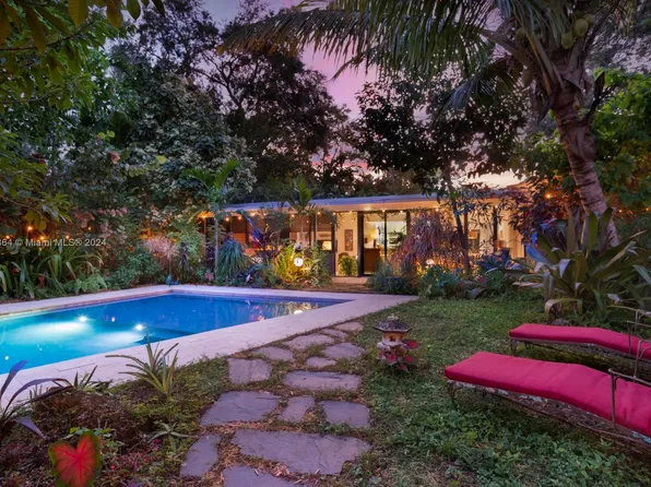 11705 NE 11th Pl, Biscayne Park, FL 33161