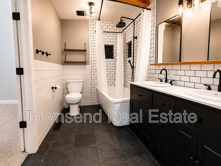 2937 Delaware Dr — Photo 22