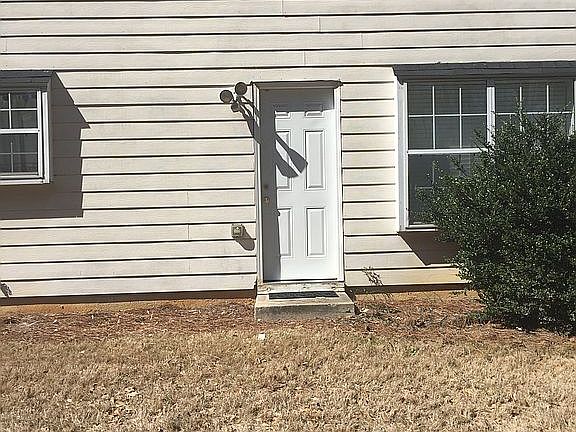 2nd image of 553 Hillandale Park Dr