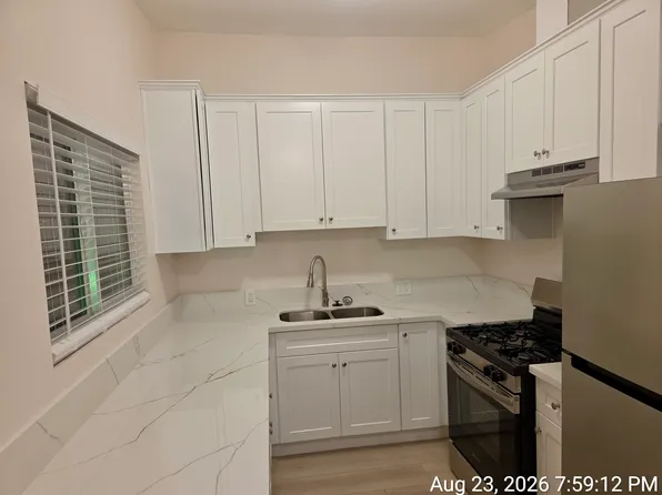 510 W Hyde Park Blvd APT 11, Inglewood, CA 90302