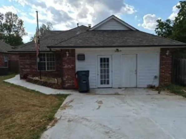 1487 N 1st St, Harrah, OK 73045