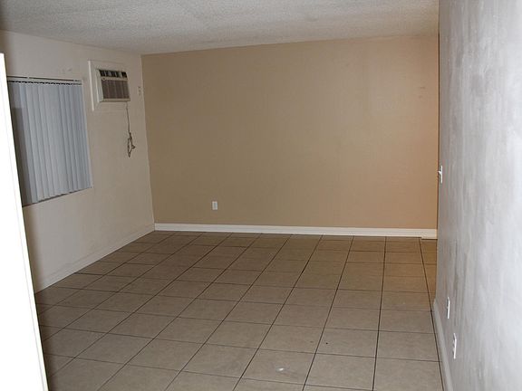 5th image of 24271 Webster Ave #2B