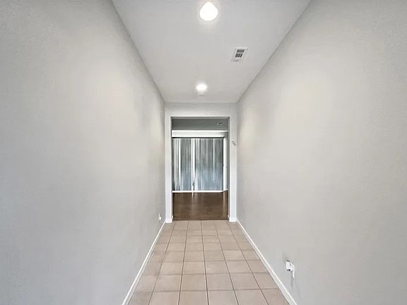 2nd image of 2703 Steamboat Cir