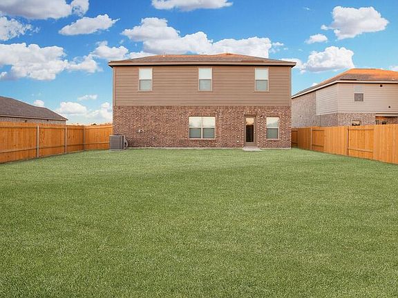 3rd image of 1917 Dahlia Way