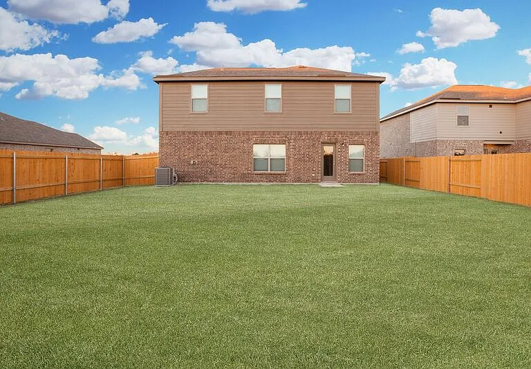 1917 Dahlia Way — Photo 3