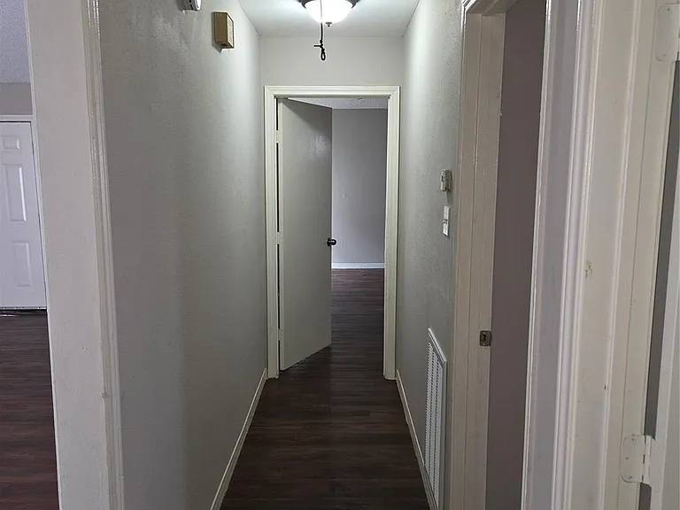 6303 Gladewell Dr — Photo 14
