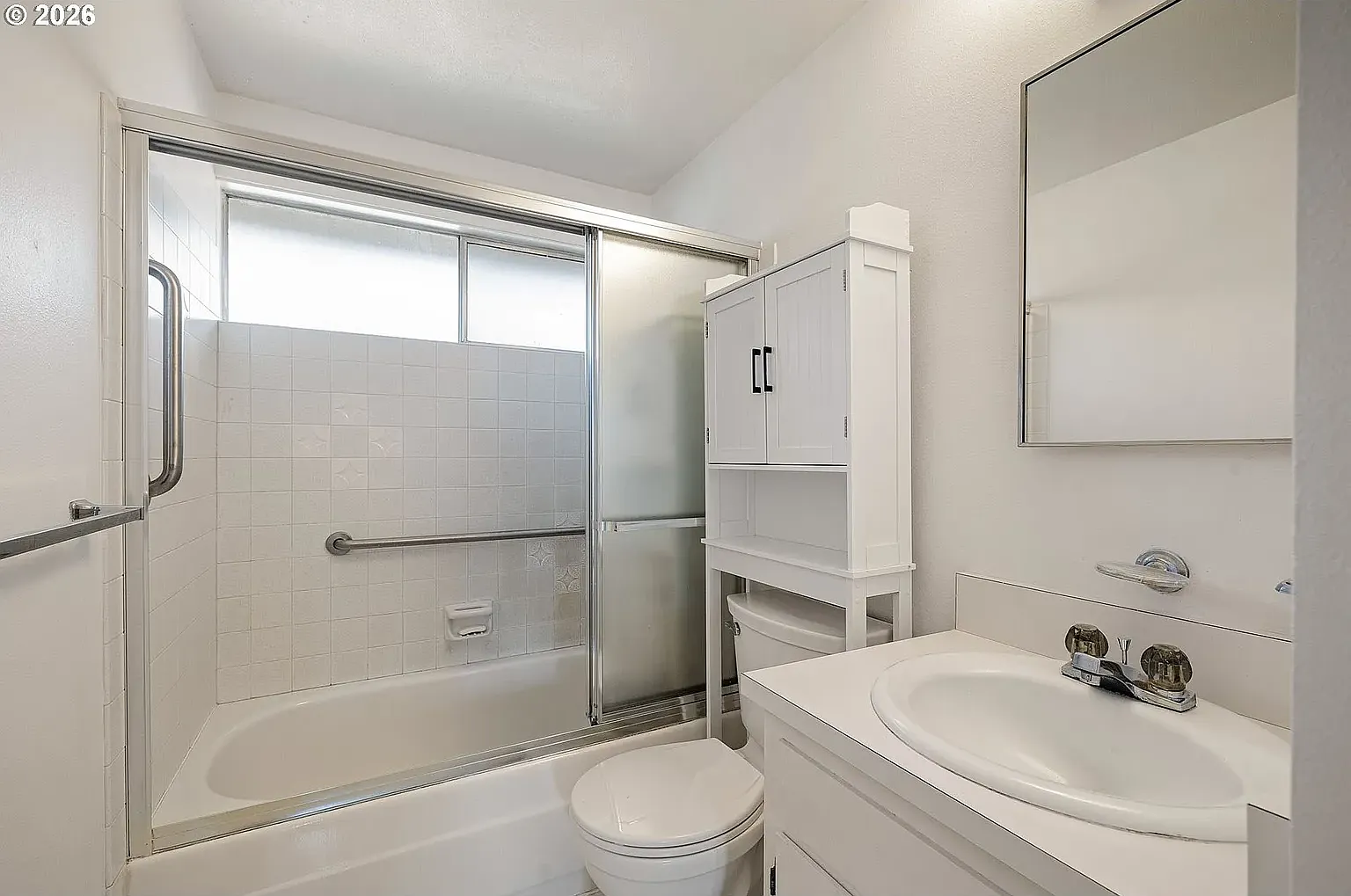 3 bed, 912 sqft, $2,200 — Photo 4