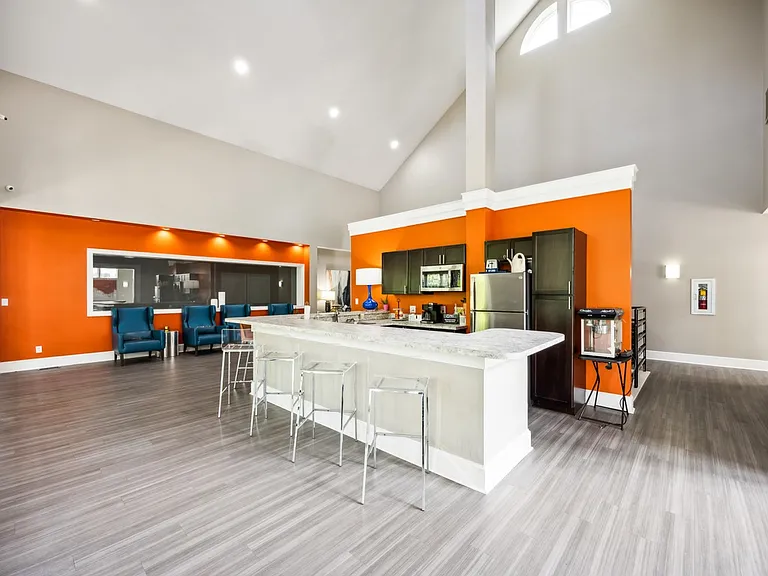 River Oak Apartments — Photo 9