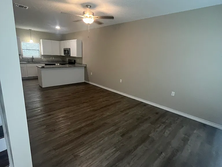 8133 W 7th St — Photo 8