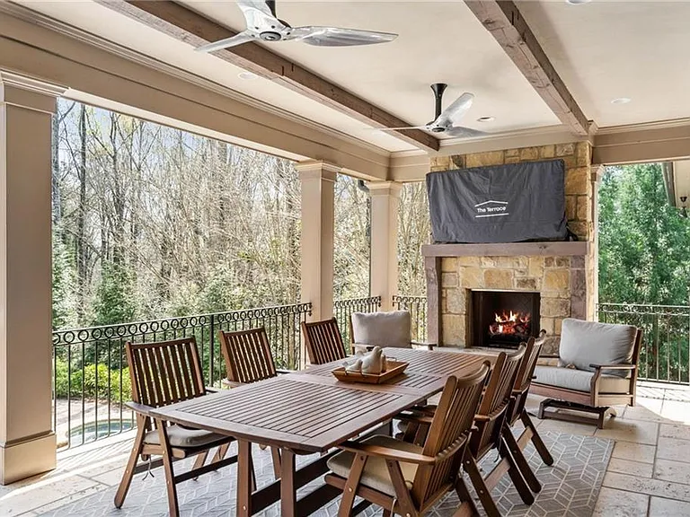 5265 Peachtree Dunwoody Rd — Photo 21