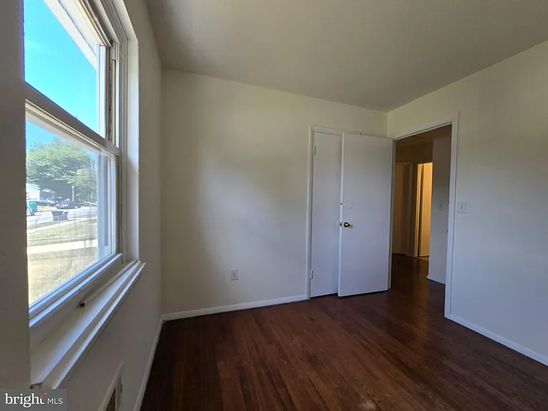 11 Glenwood Dr — Photo 17