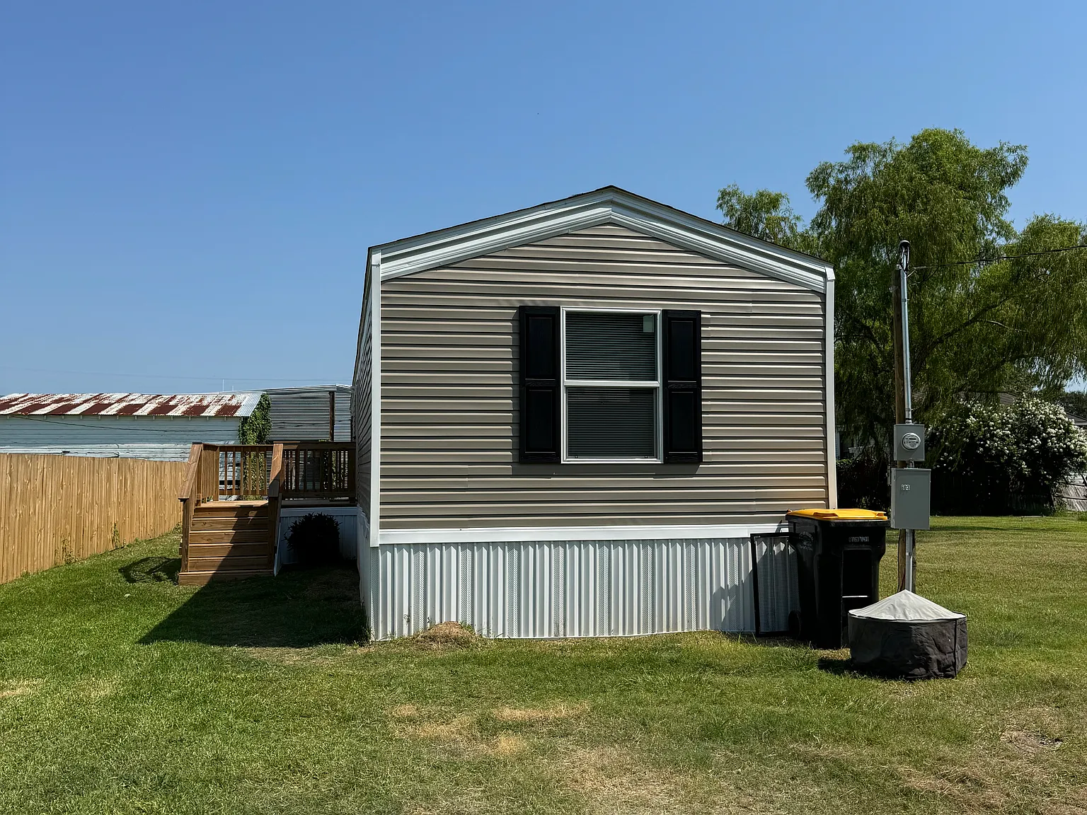3 bed, 1350 sqft, $1,650 — Photo 2