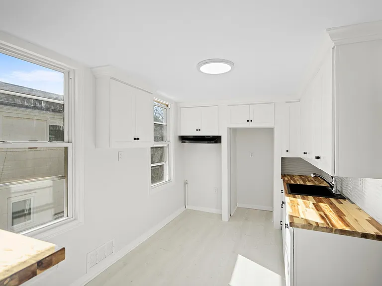 173-175 Lembeck Ave #2 — Photo 1