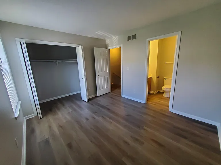 1100 Horsemans Ln #26 — Photo 16