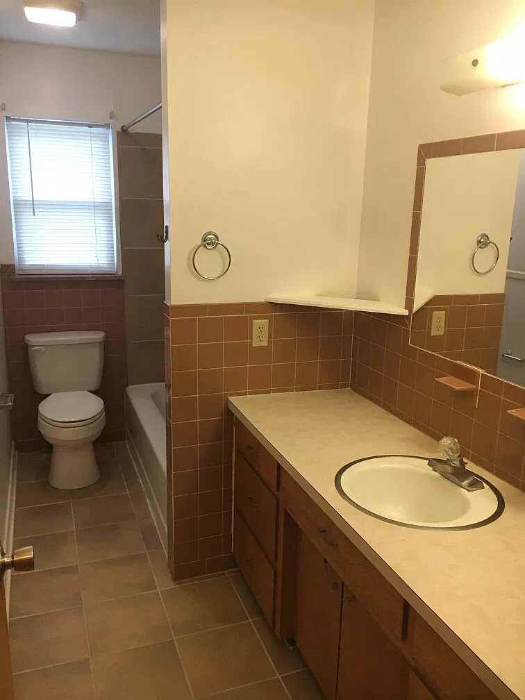 1202 Sun Valley Duplex - 1 — Photo 3