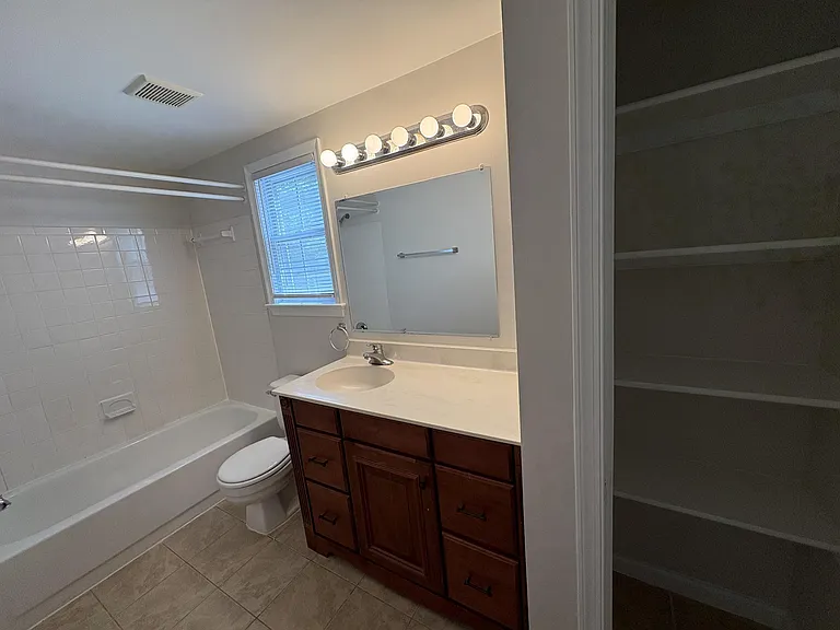 4305 Pleasant Valley Rd — Photo 10