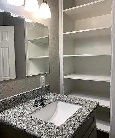 708 N Conlon Ave — Photo 14