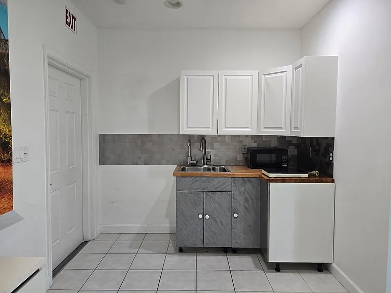 1922 Garfield St #3 — Photo 5