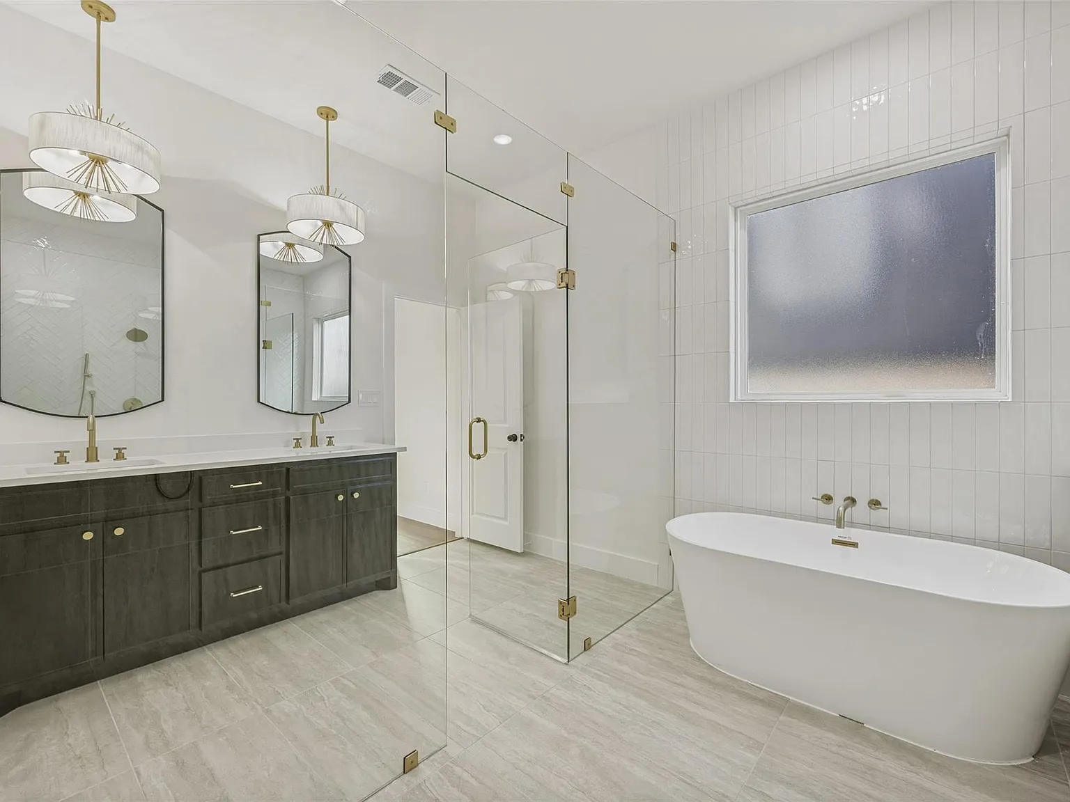 4 bed, 2996 sqft, $4,500 — Photo 3