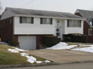 217 Eastern Dr, Lower Burrell, PA 15068