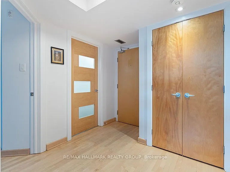 29 Main St #111 — Photo 4