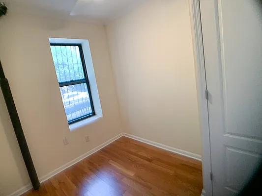 Rented by Francine Realty | media 18