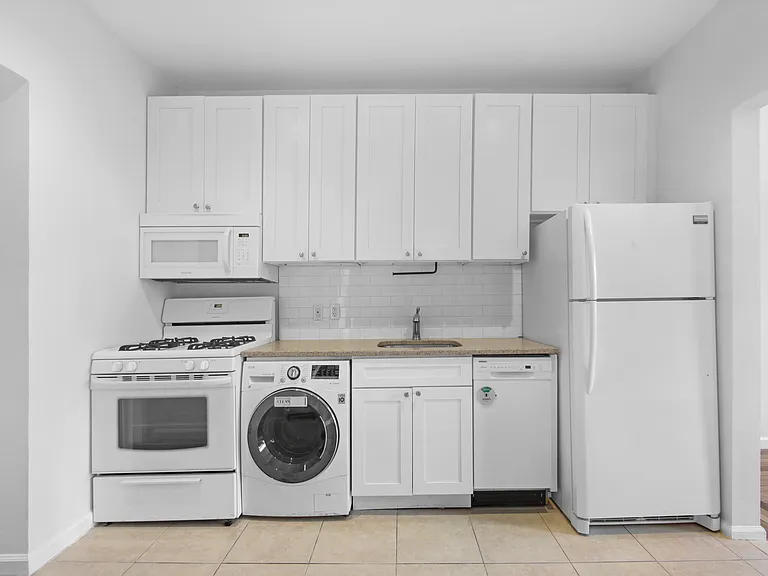 76 W 82nd St #1A — Photo 5