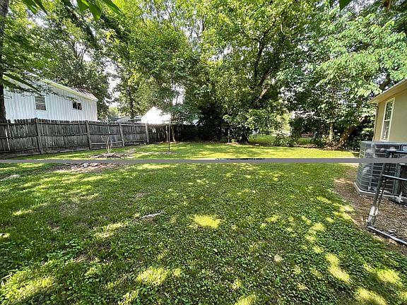 2nd image of 302 Stancil Rd