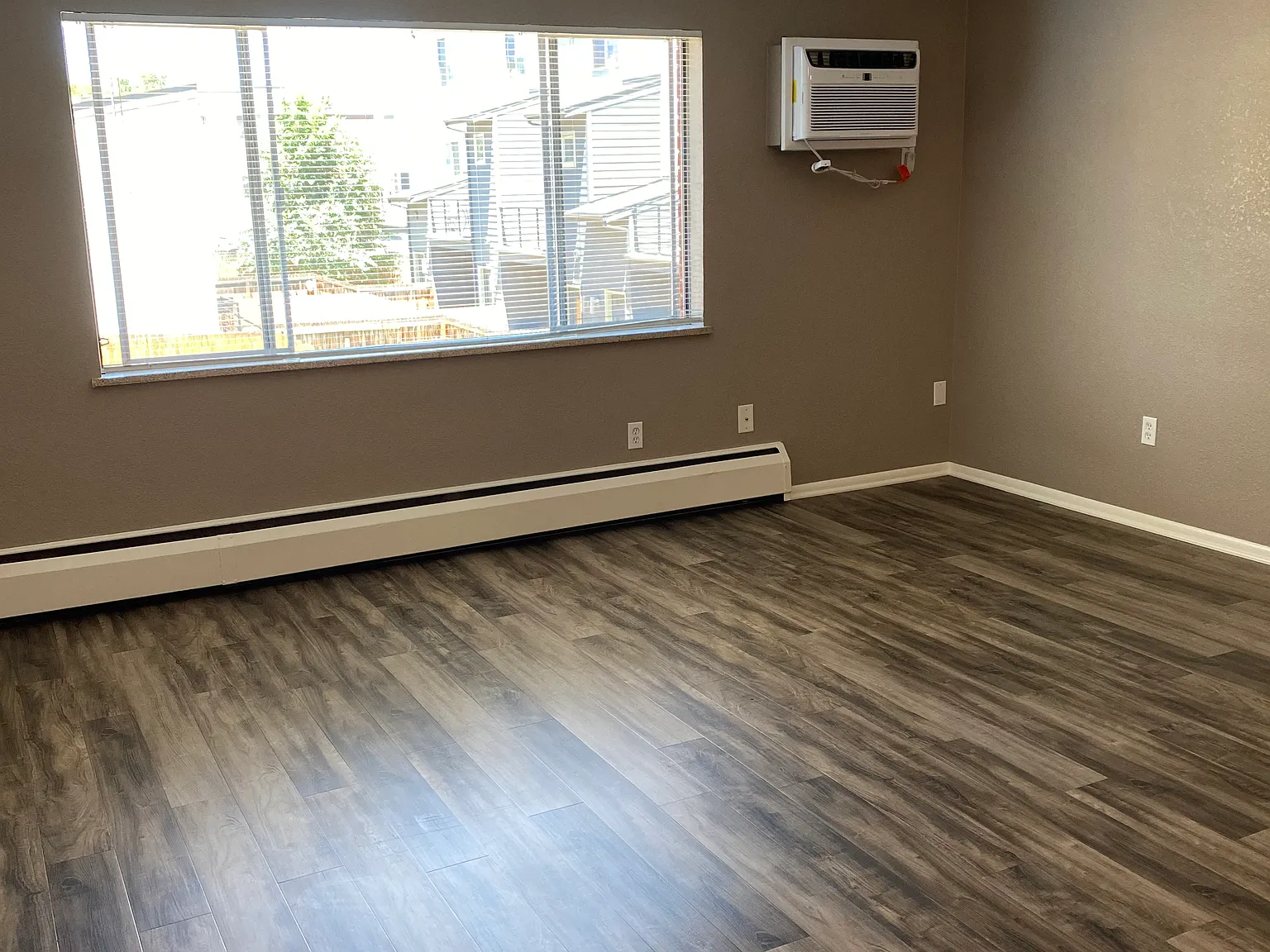 2301 N Clay St — Photo 3
