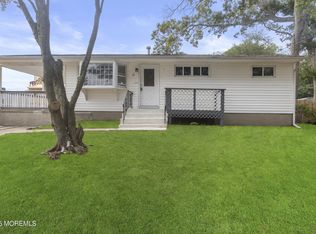 28 Anchorage Blvd, Bayville, NJ 08721