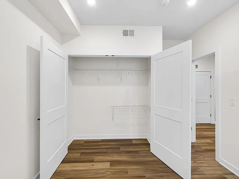 Stunning New Luxury Apartments at The Vienna — Photo 98