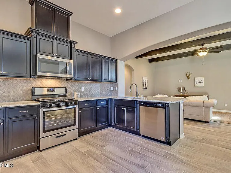 12934 Terrington Ave — Photo 9