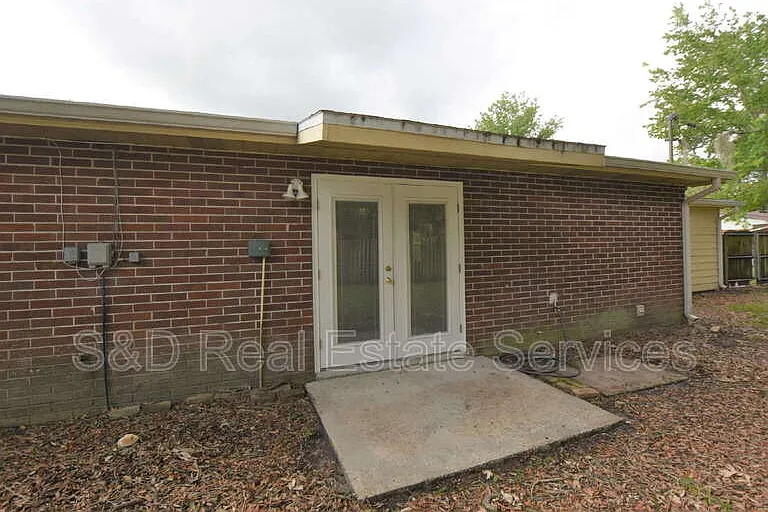 1424 Phyllis St — Photo 21