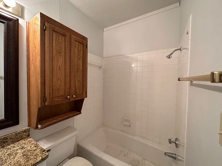 914 W 26th St #105 — Photo 12