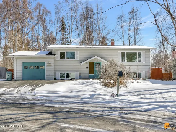 7125 Jill Pl, Anchorage, AK 99502