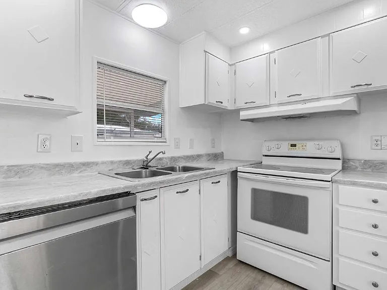 913 Beechwood Ave — Photo 19