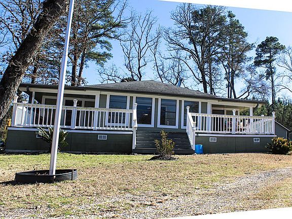 4th image of 322 Dogwood St