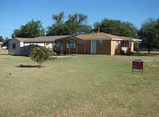711 S 7th St, Comanche, OK 73529