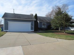 7201 Northfield Cir, Flushing, MI 48433