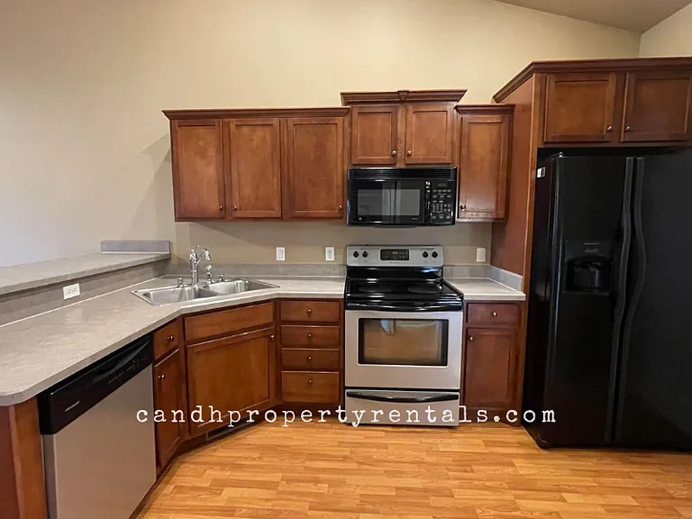 1053 Picador Way #1 — Photo 4