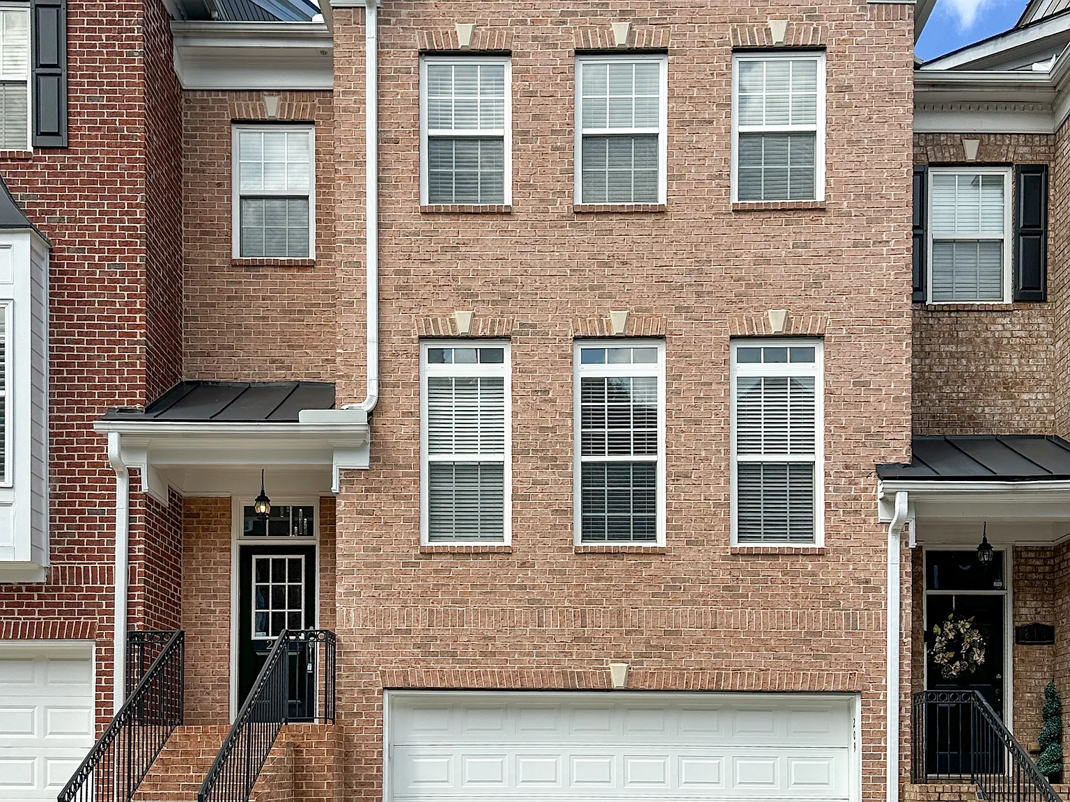 4 bed, 3.5 bath, 3168 sqft, $3,250 — Photo 2