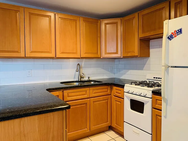 1524 S Broad St — Photo 8